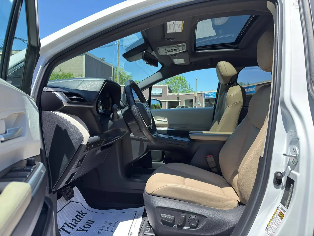 Toyota Sienna снимка Toyota Sienna