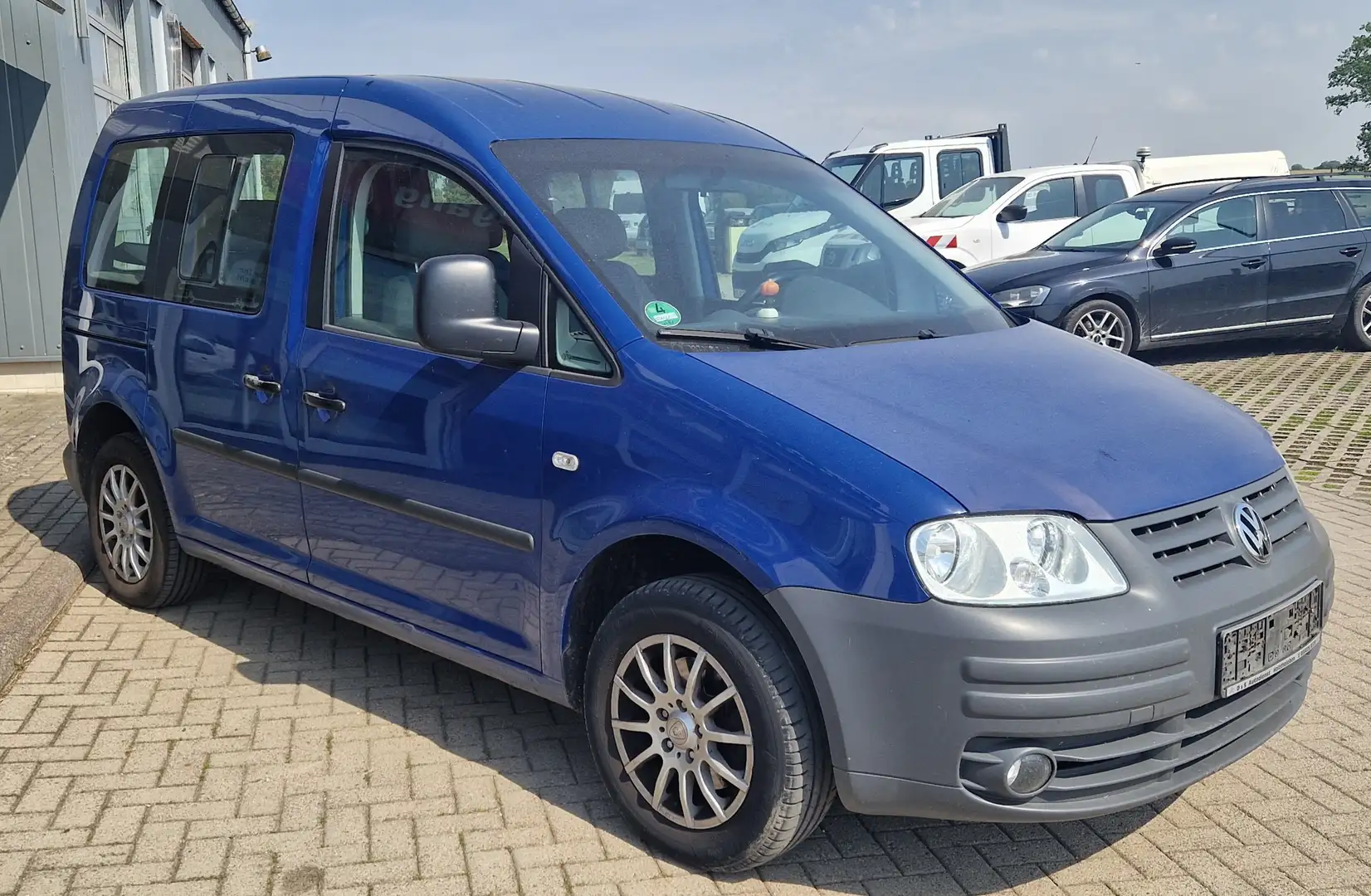 Volkswagen Caddy Life 1.6 HU:05/26 Blau - 2