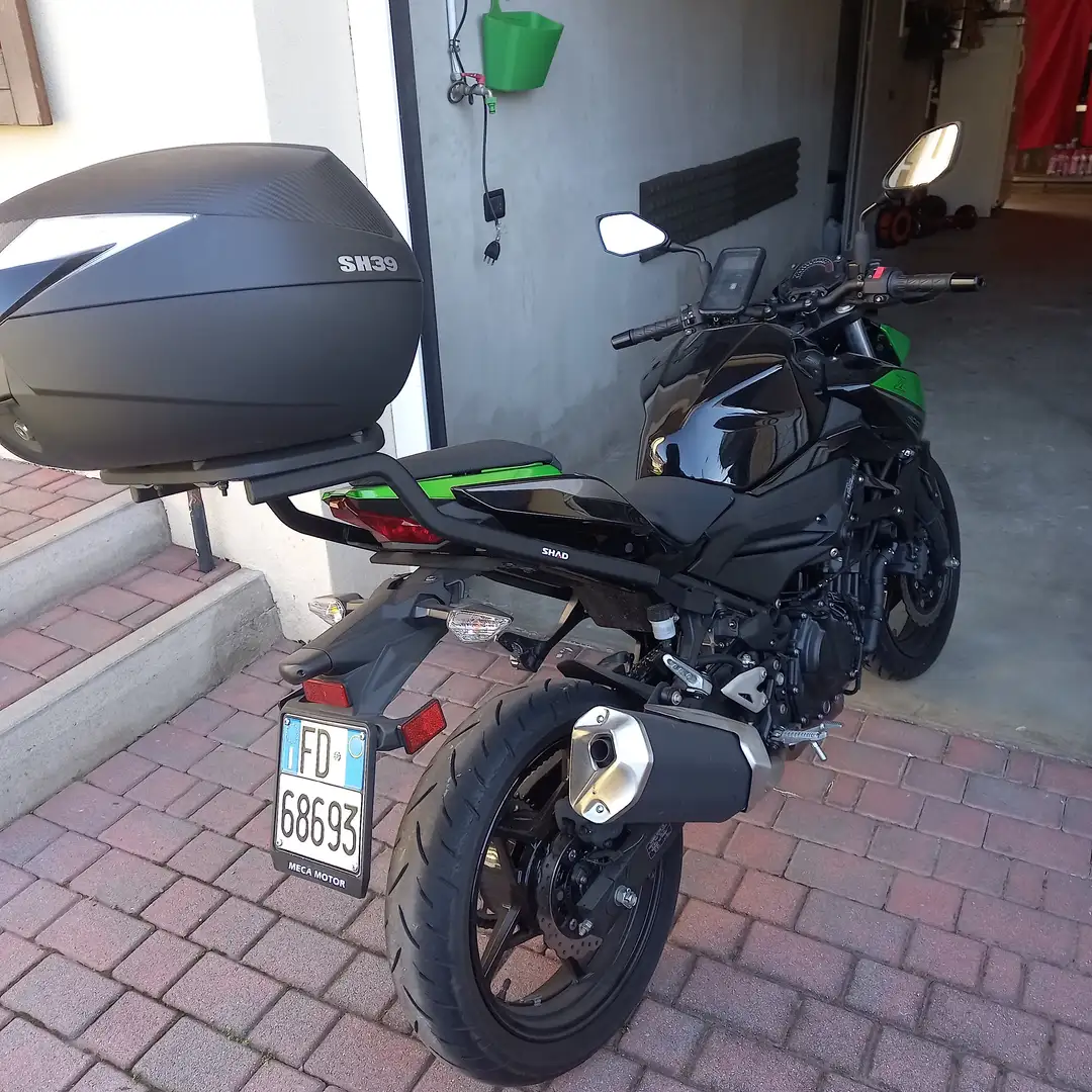 Kawasaki Z 400 Verde - 1
