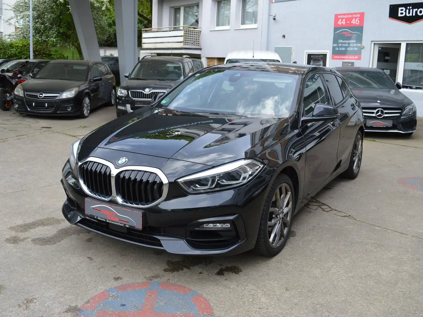 BMW 120 120i Aut. Sport Line*Head-UP Display*Navi* Schwarz - 1