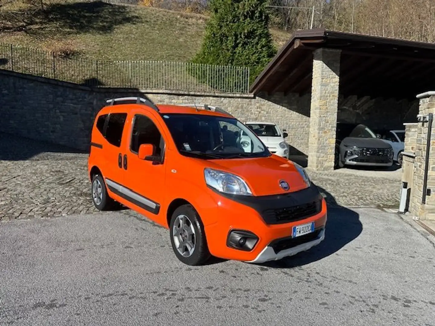 Fiat Qubo 1.3 mjt 16v Trekking 95cv my19 UNICOPROPRIETARIO Arancione - 1