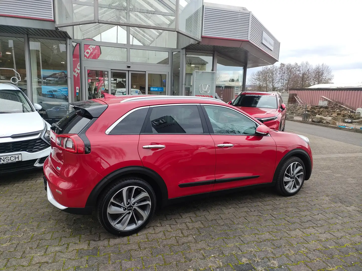 Kia Niro 1.6 GDI HEV 2WD Aut. Spirit Rouge - 2