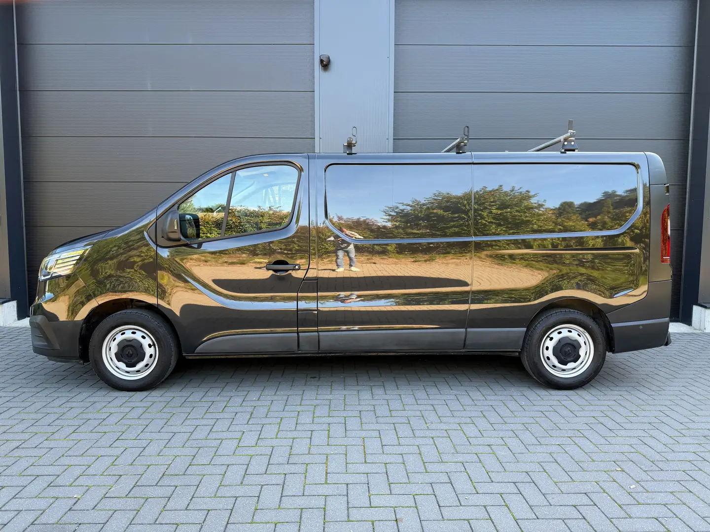Renault Trafic 2.0 dCi L2 / LED / Nav / Trekh  € 20.652 Ex BTW Noir - 2