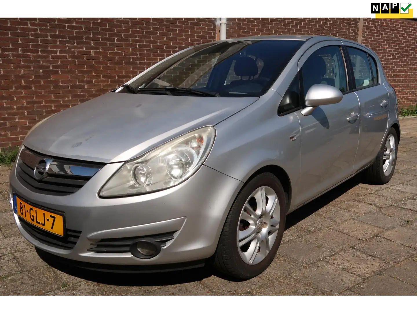 Opel Corsa 1.4-16V Cosmo Grijs - 1
