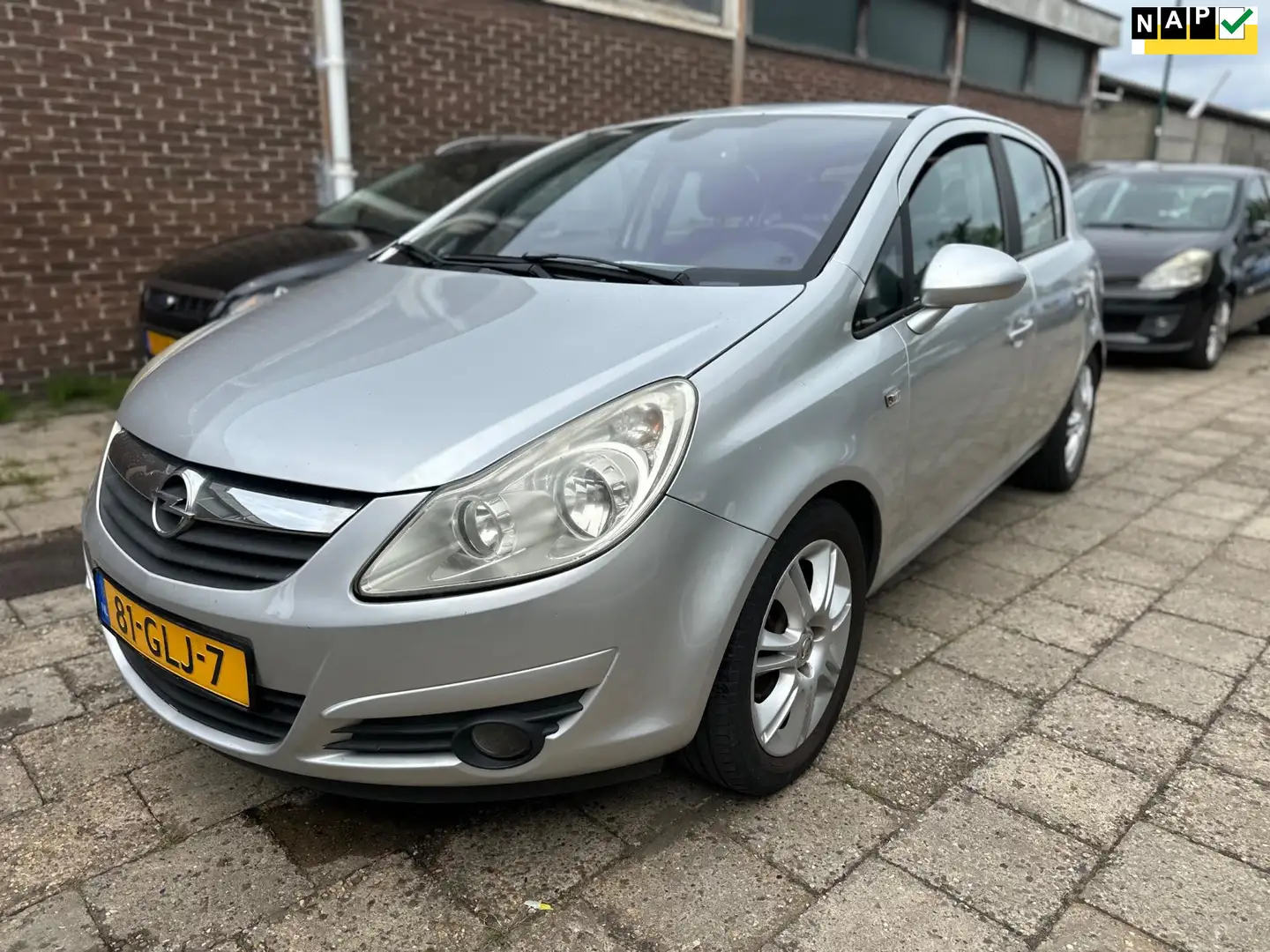 Opel Corsa 1.4-16V Cosmo Grijs - 1
