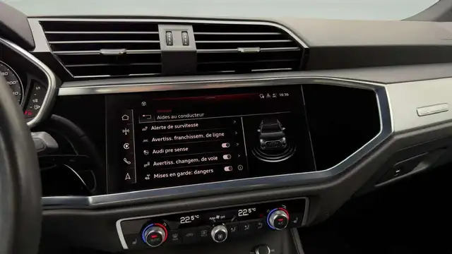 Audi Q3 view 19