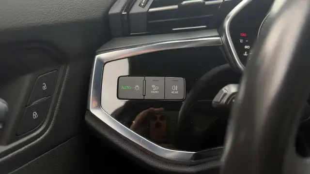 Audi Q3 view 27