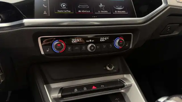 Audi Q3 view 21