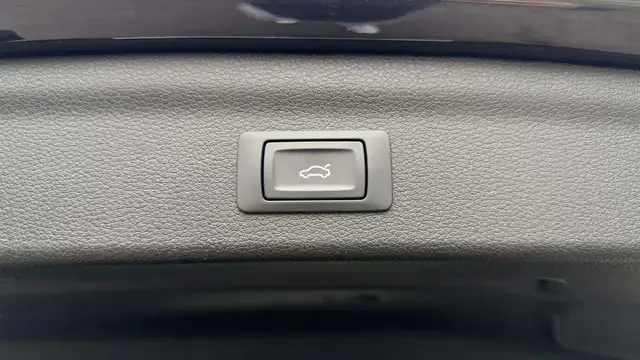 Audi Q3 view 29