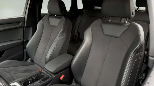 Audi Q3 view 25