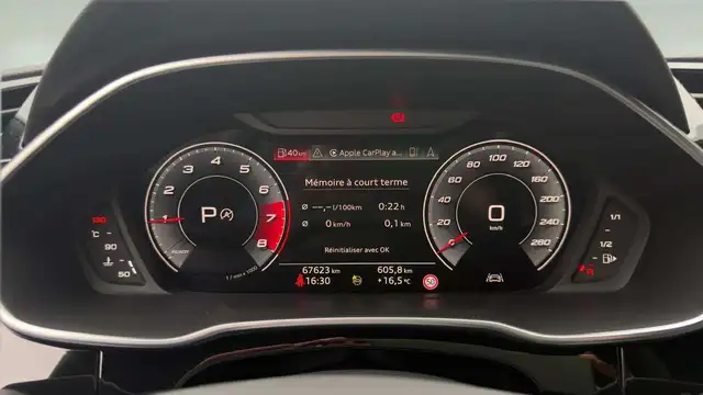 Audi Q3 view 13