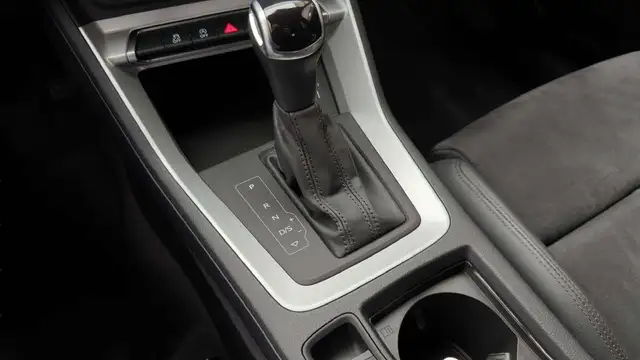 Audi Q3 view 24