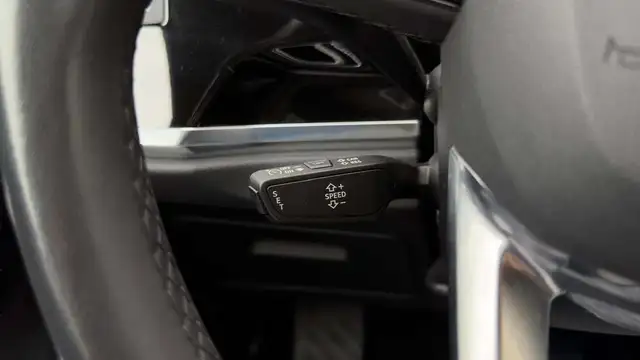 Audi Q3 view 15