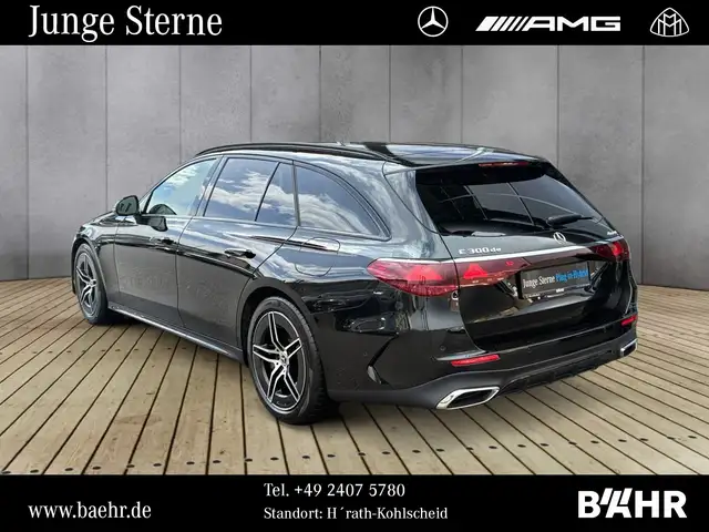 Mercedes-Benz E-Class view 3