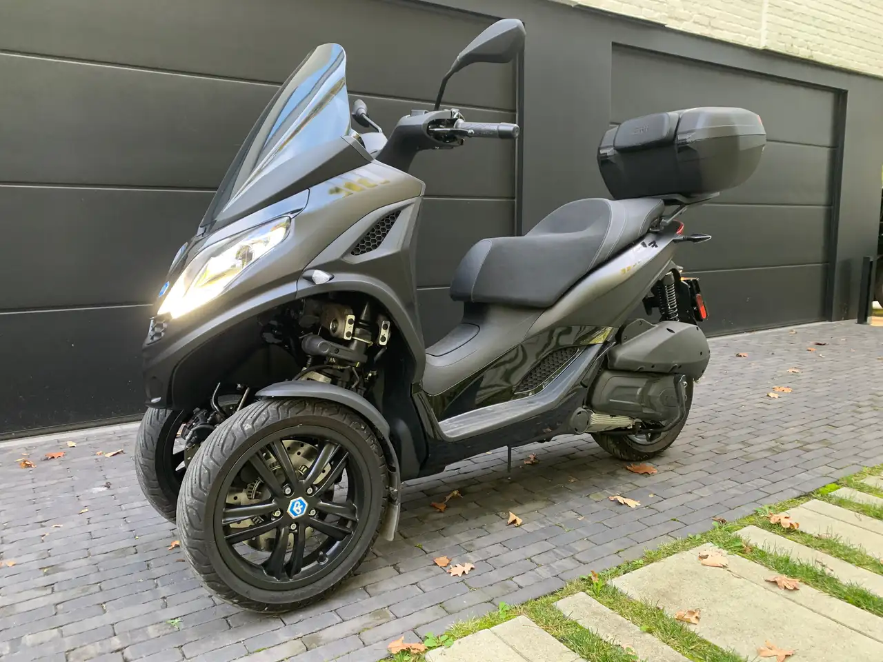 Piaggio MP3 300