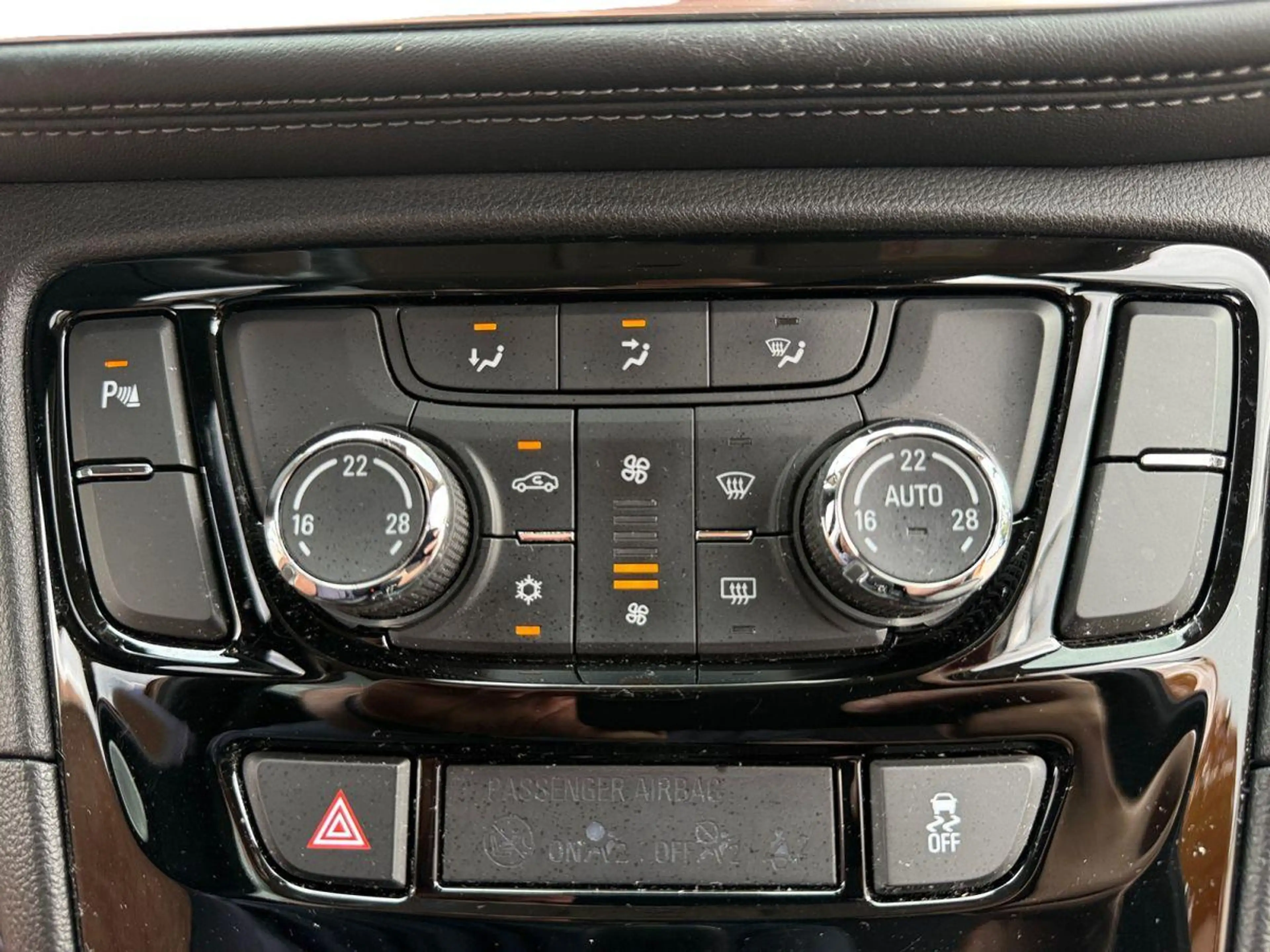 Opel Mokka X Innovation 1.4 LED/IntelliLink/PDC/Allwetter — photo 13