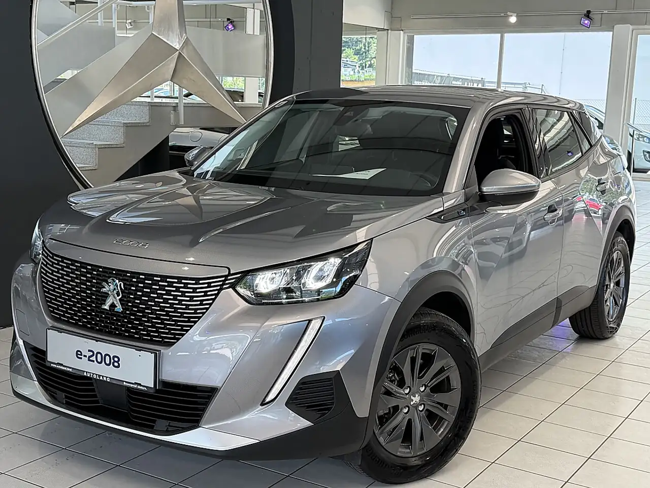 Peugeot e-2008