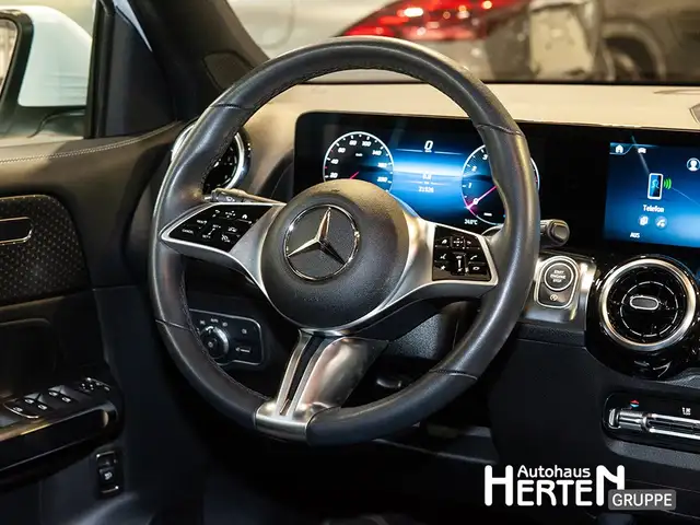 Mercedes-Benz GLB view 7