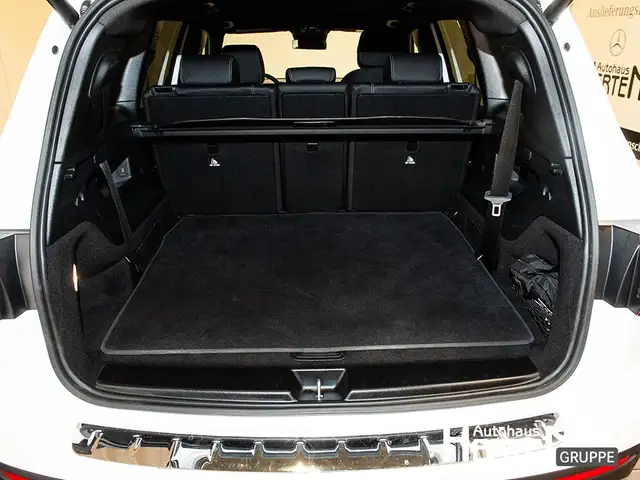 Mercedes-Benz GLB view 15