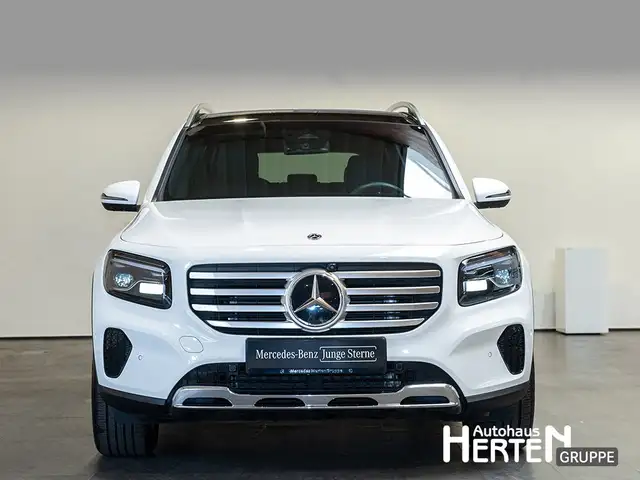 Mercedes-Benz GLB view 2