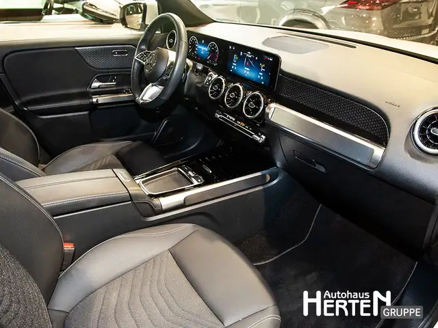 Mercedes-Benz GLB view 6
