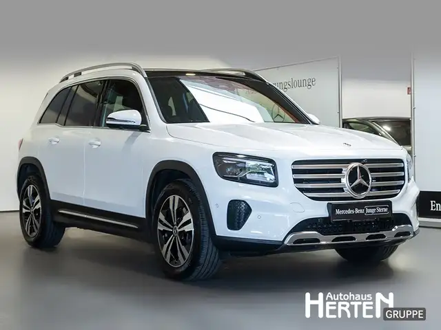 Mercedes-Benz GLB view 3