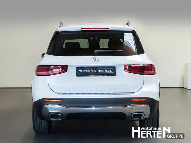 Mercedes-Benz GLB view 4