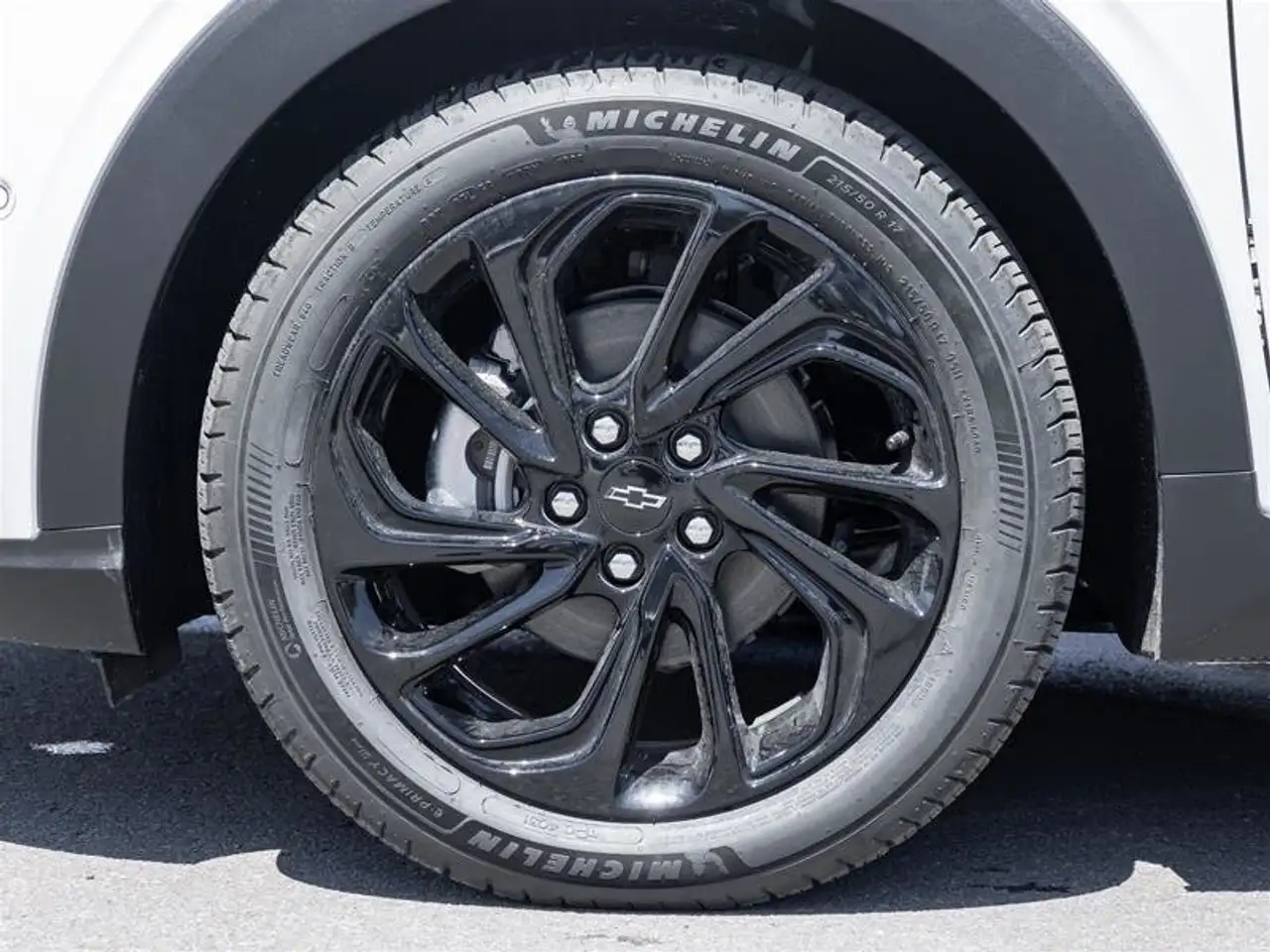 Chevrolet Bolt снимка Chevrolet Bolt