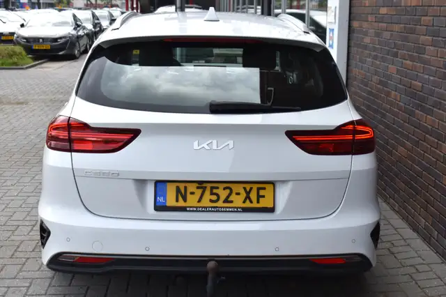 Kia Ceed view 6