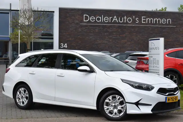 2022 Kia Ceed in White for sale