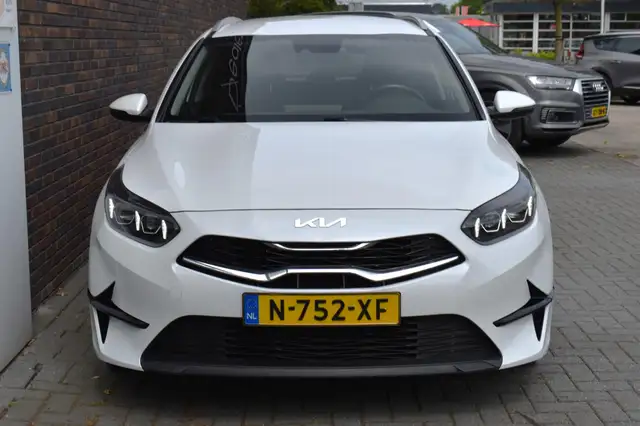 Kia Ceed view 3