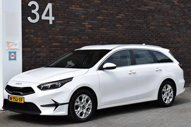 Kia Ceed view 2