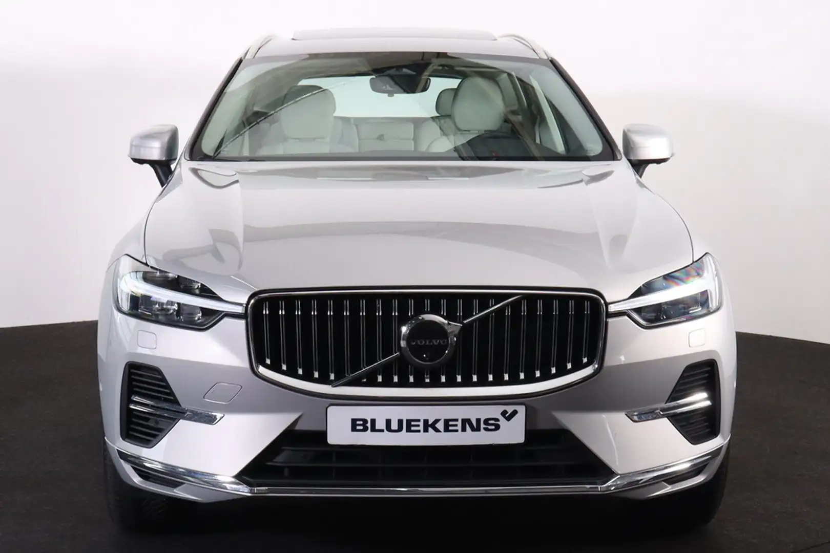 Volvo XC60 T6 Recharge AWD Core Bright - LONG RANGE - Panoram Silber - 2