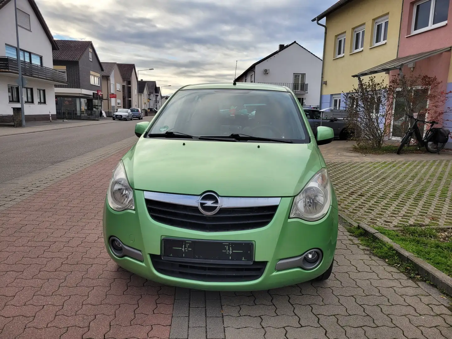 Opel Agila Agila 1.0 Edition Grün - 1