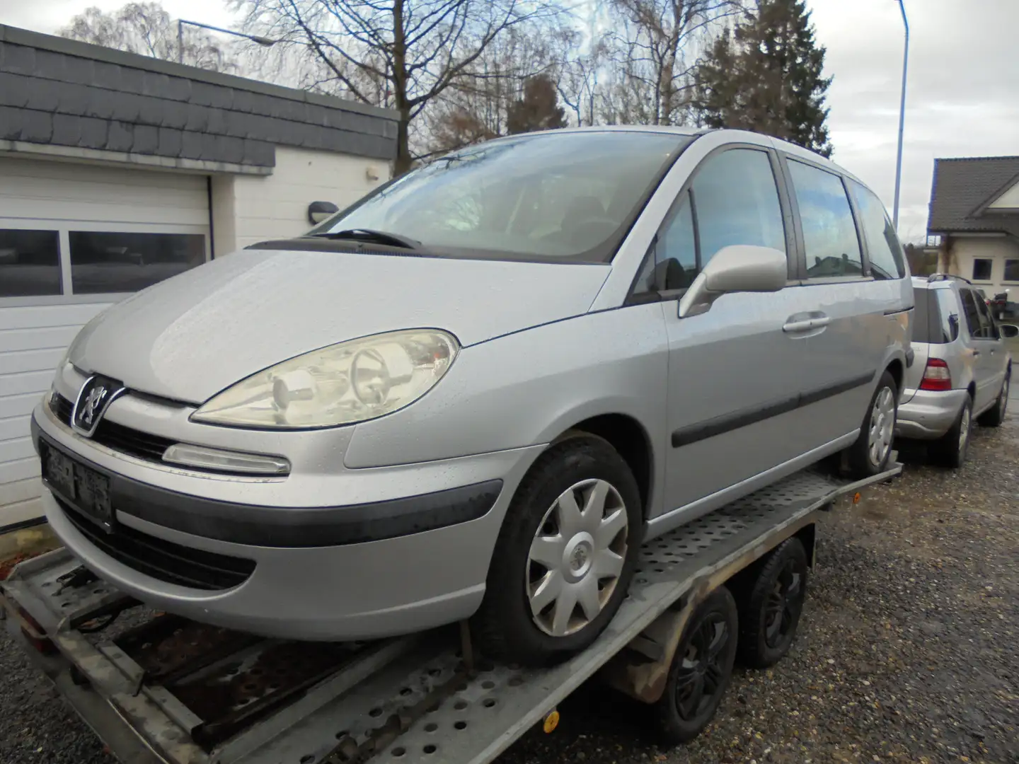 Peugeot 807 7 Sitzer 2 Schiebetüren Silber - 1