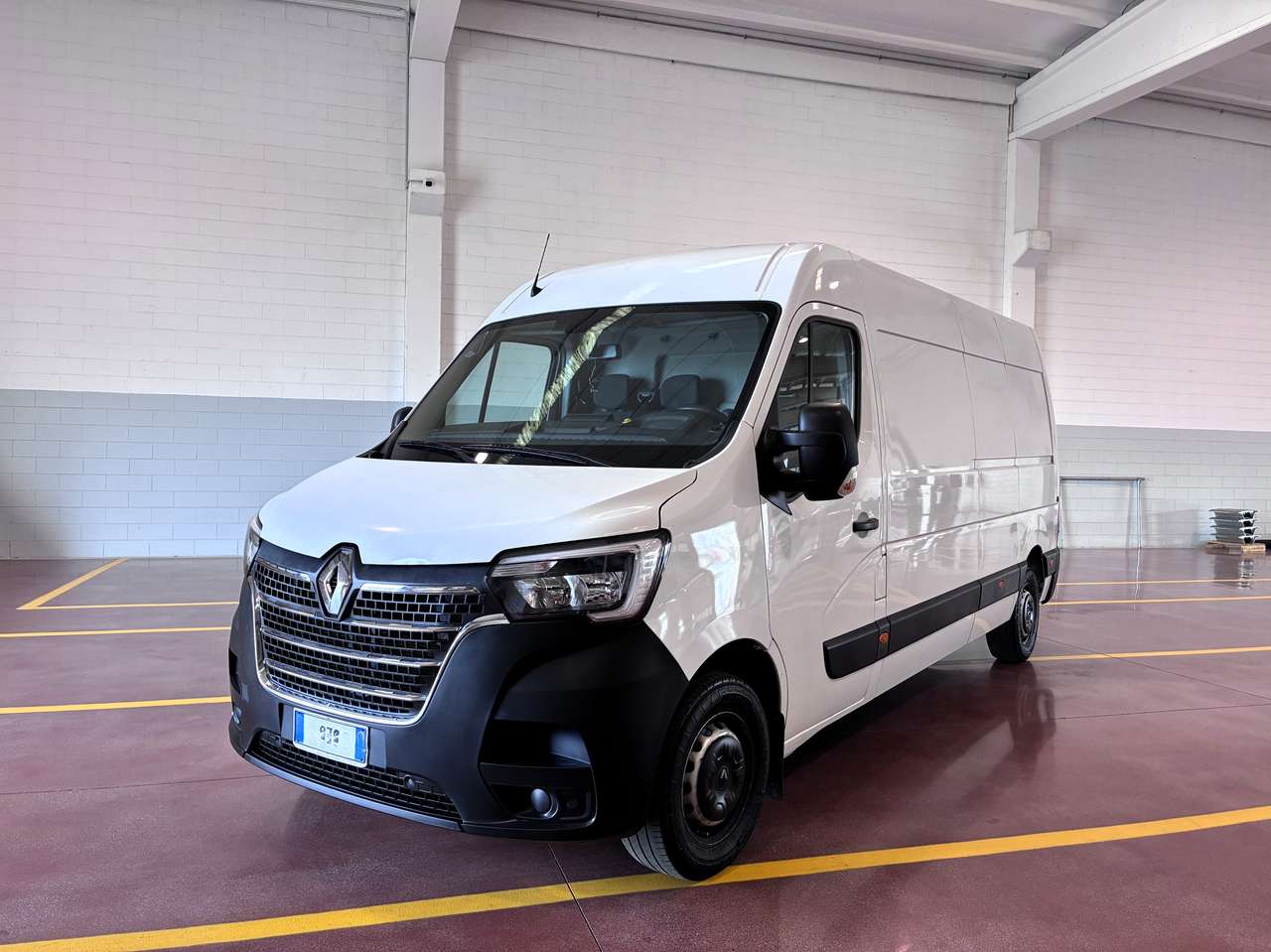 Renault Master Red