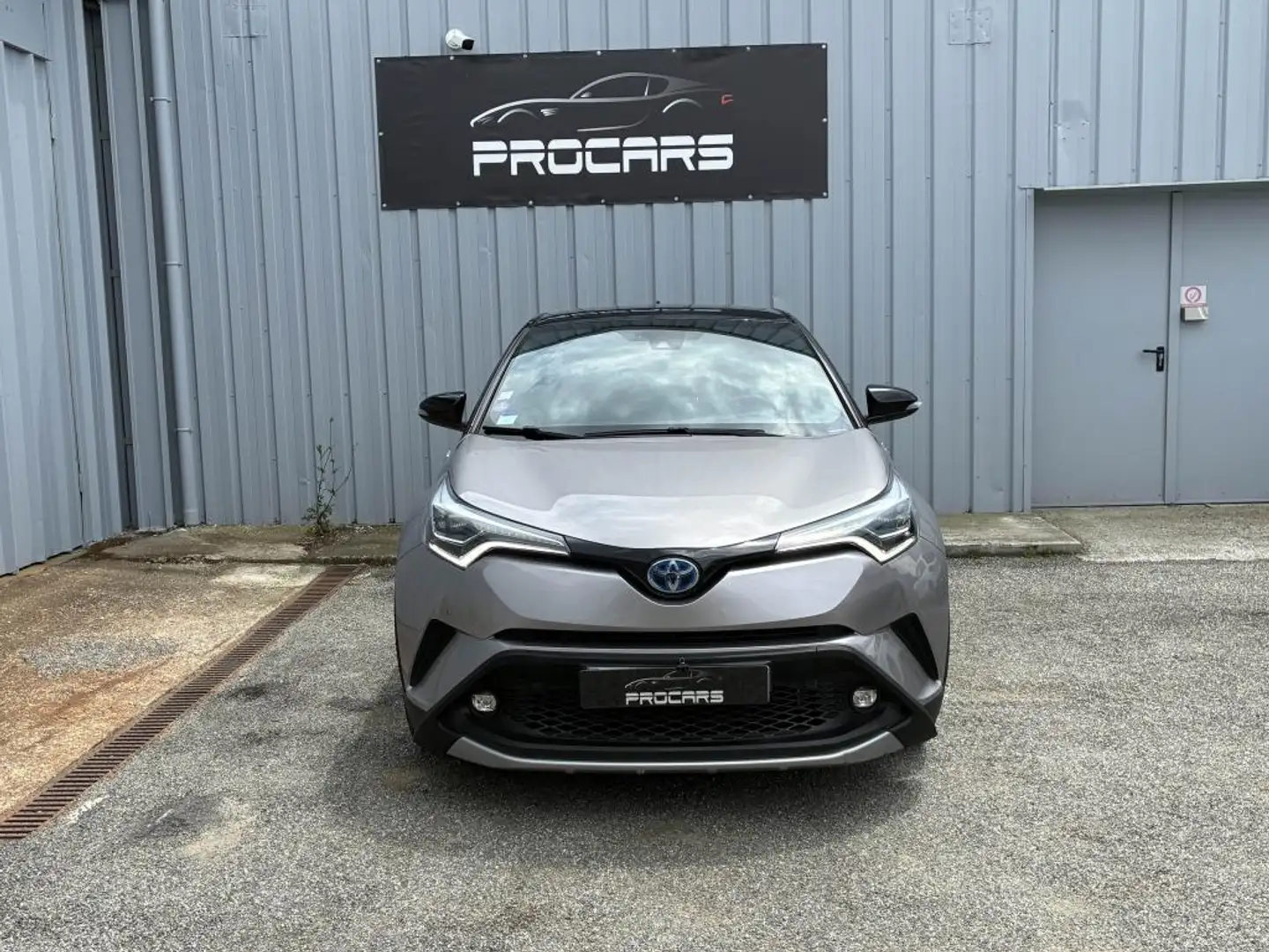 Toyota C-HR Hybride 122h BV e-CVT  Graphic Gris - 2