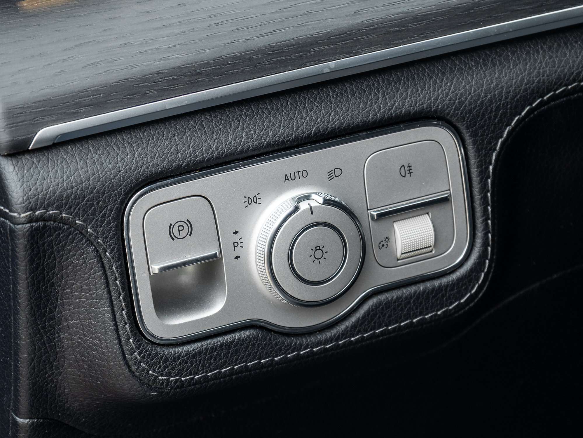 used 2020 Mercedes-Benz GLE car, priced at $43,749