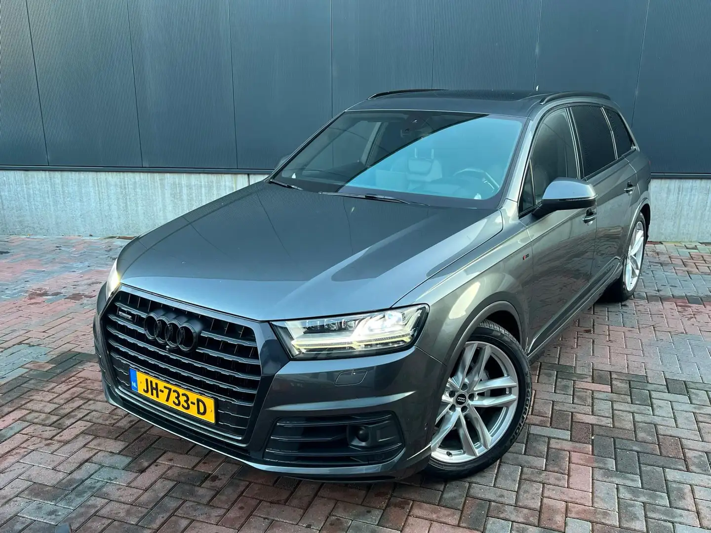 Audi Q7 3.0 TDI quattro Pro S-Line + 7p * Pano * B&O * Cam Grau - 1