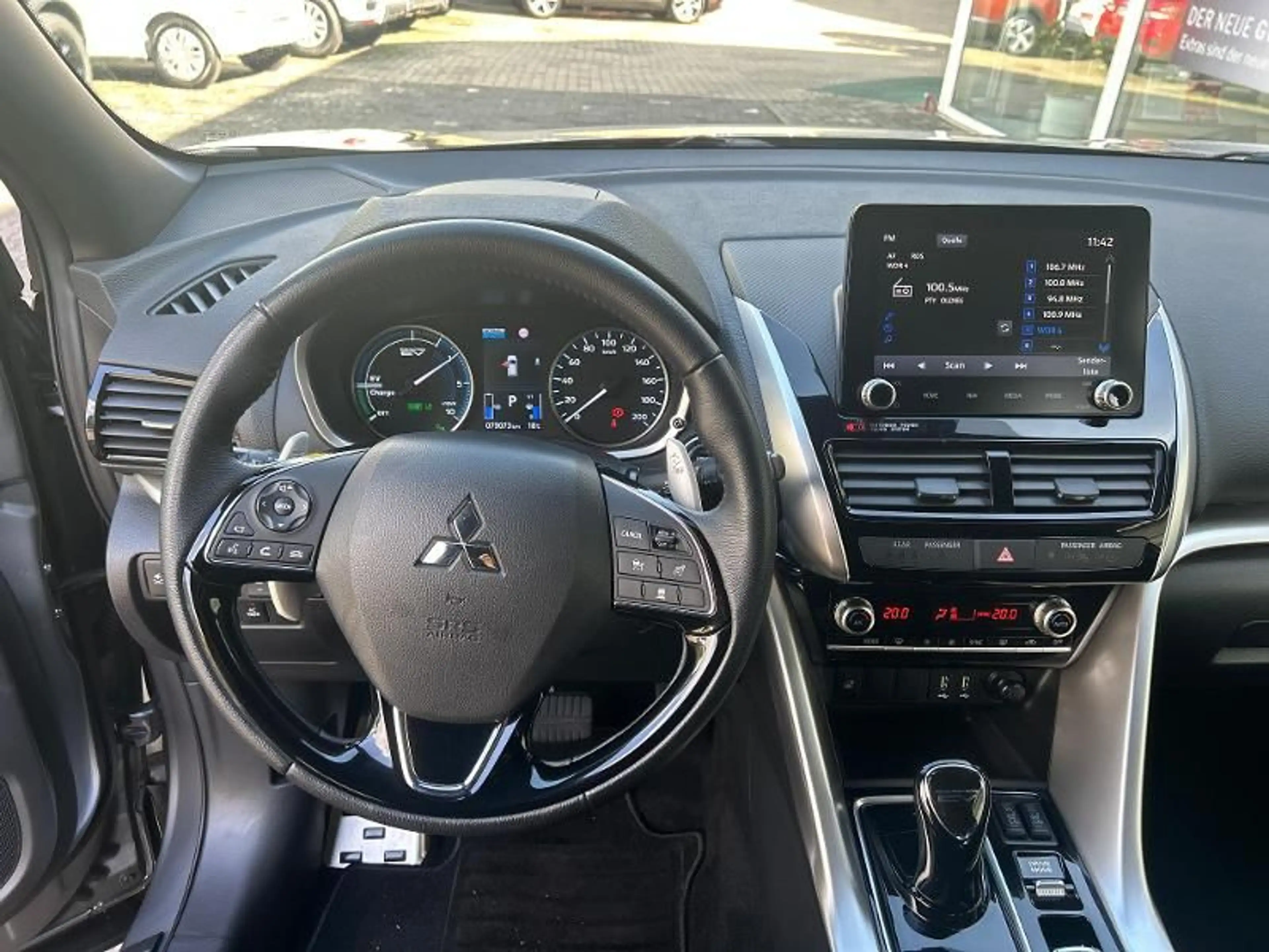 Mitsubishi Eclipse Cross PHEV TOP 2.4 *Allwetter*AHK*Leder — photo 13