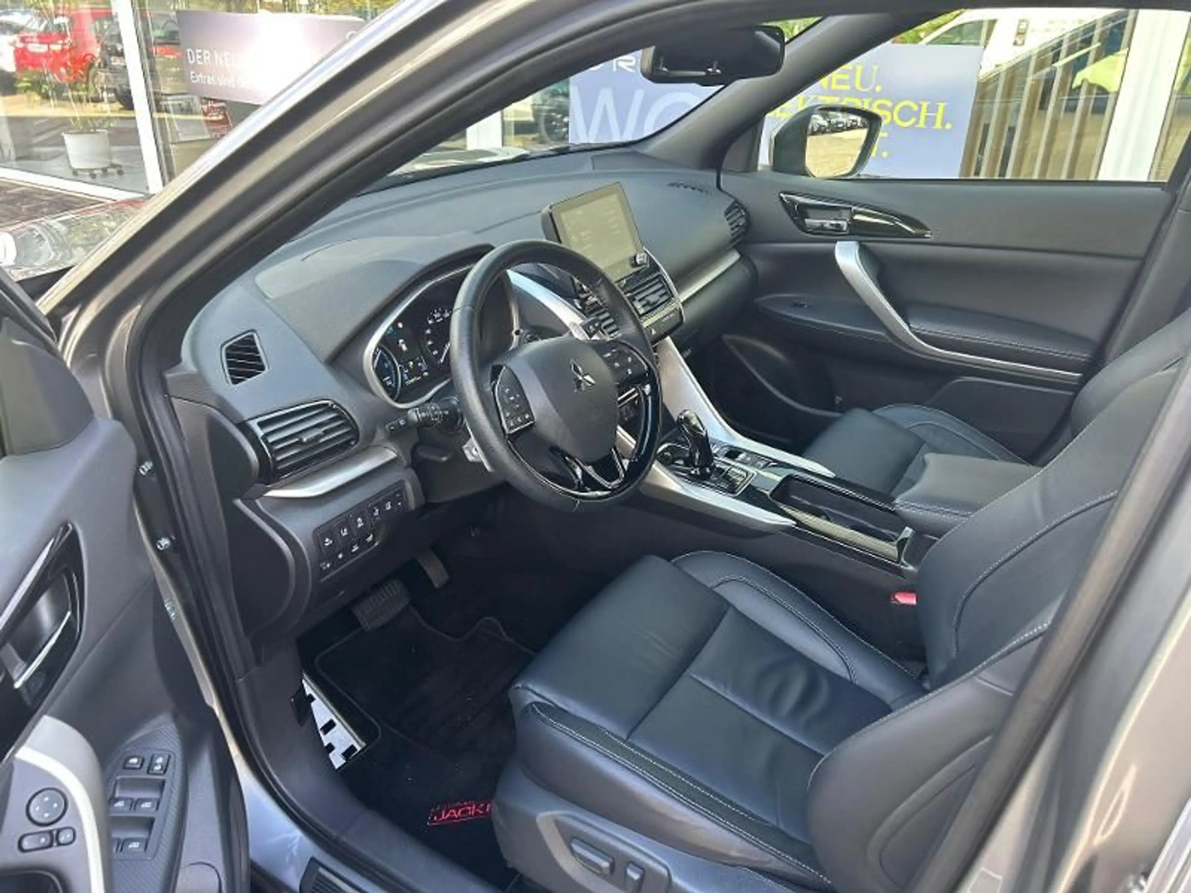Mitsubishi Eclipse Cross PHEV TOP 2.4 *Allwetter*AHK*Leder — photo 9
