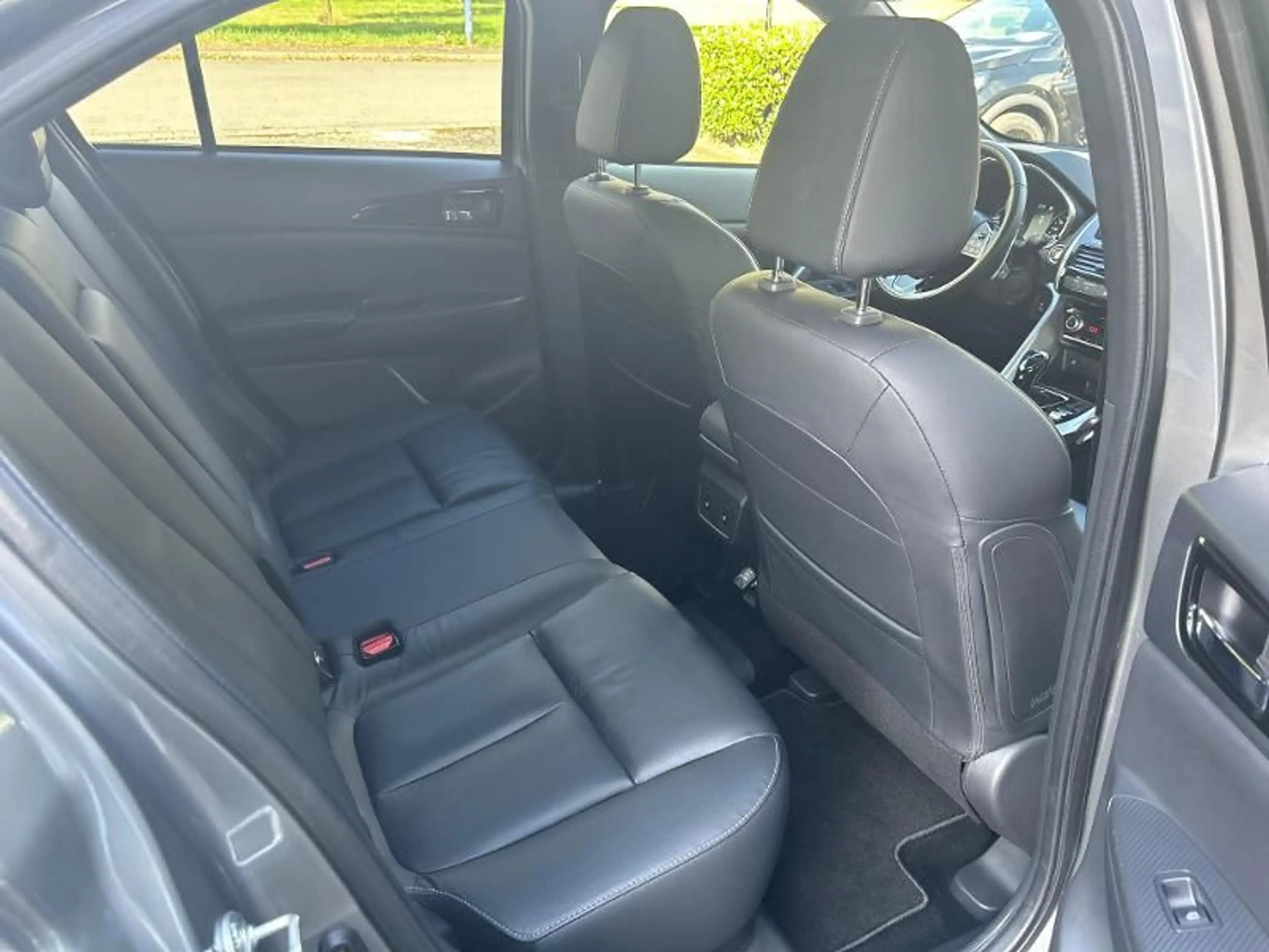 Mitsubishi Eclipse Cross PHEV TOP 2.4 *Allwetter*AHK*Leder — photo 11