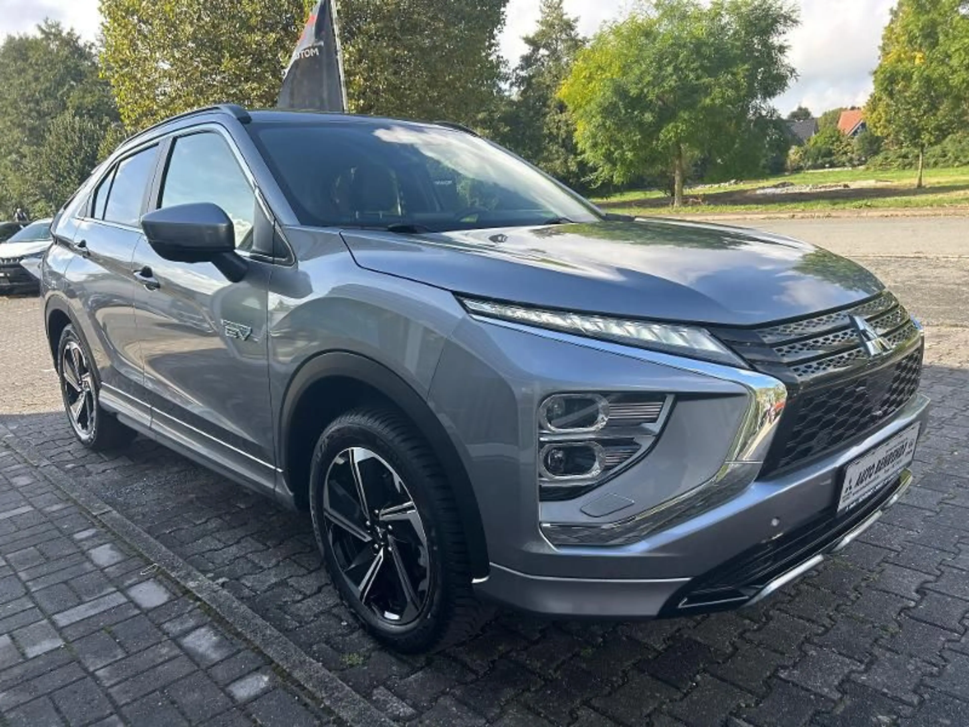Mitsubishi Eclipse Cross PHEV TOP 2.4 *Allwetter*AHK*Leder — photo 8