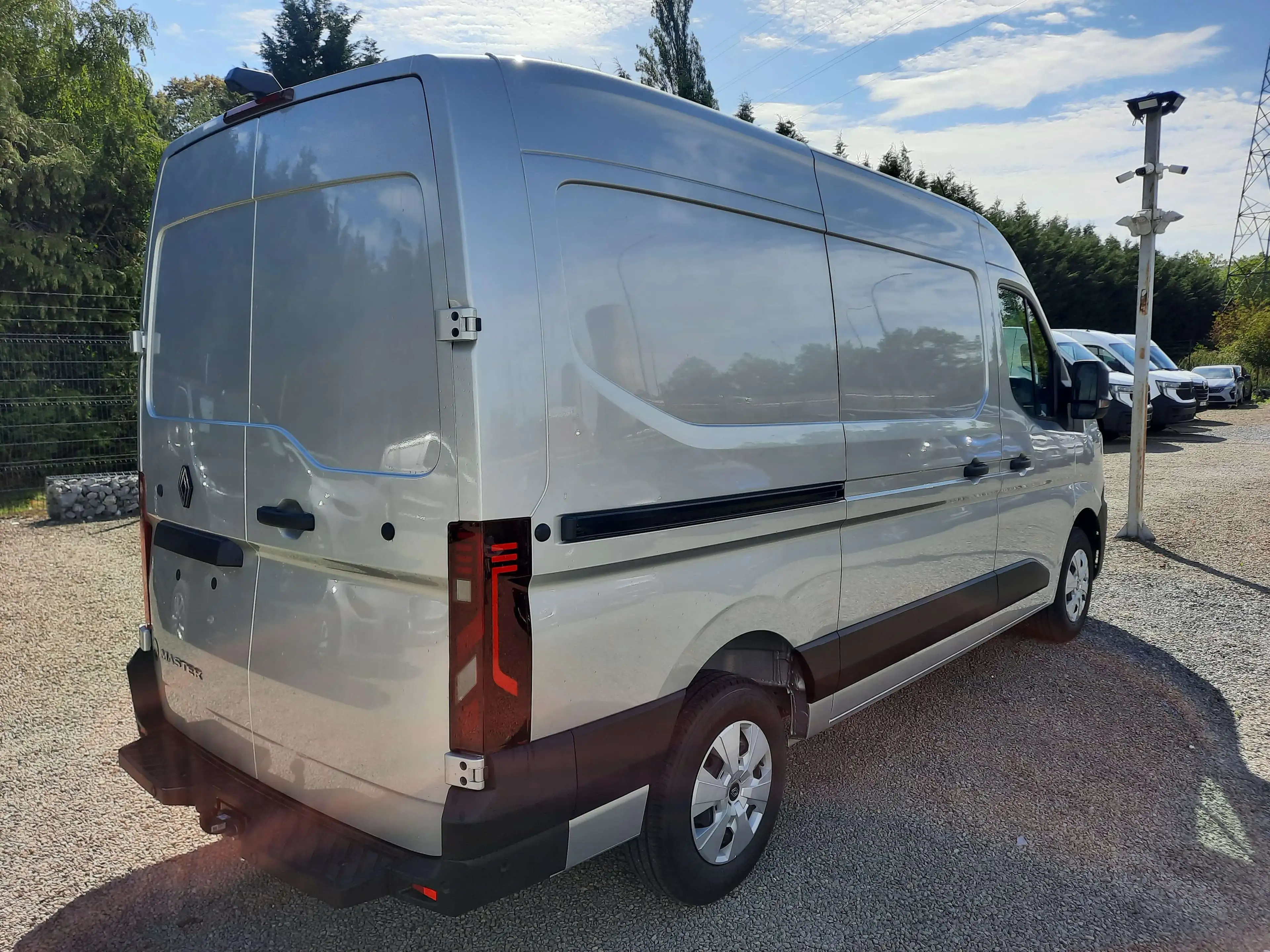 Renault Master Fourgon 3.5T L2H2 2.0 BlueDCI 170 A9 Extra 0 km — photo 8