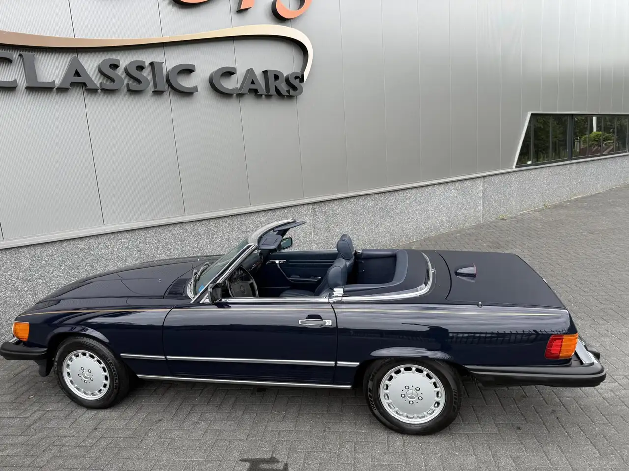 Mercedes-Benz SL 560 W107, foto 5