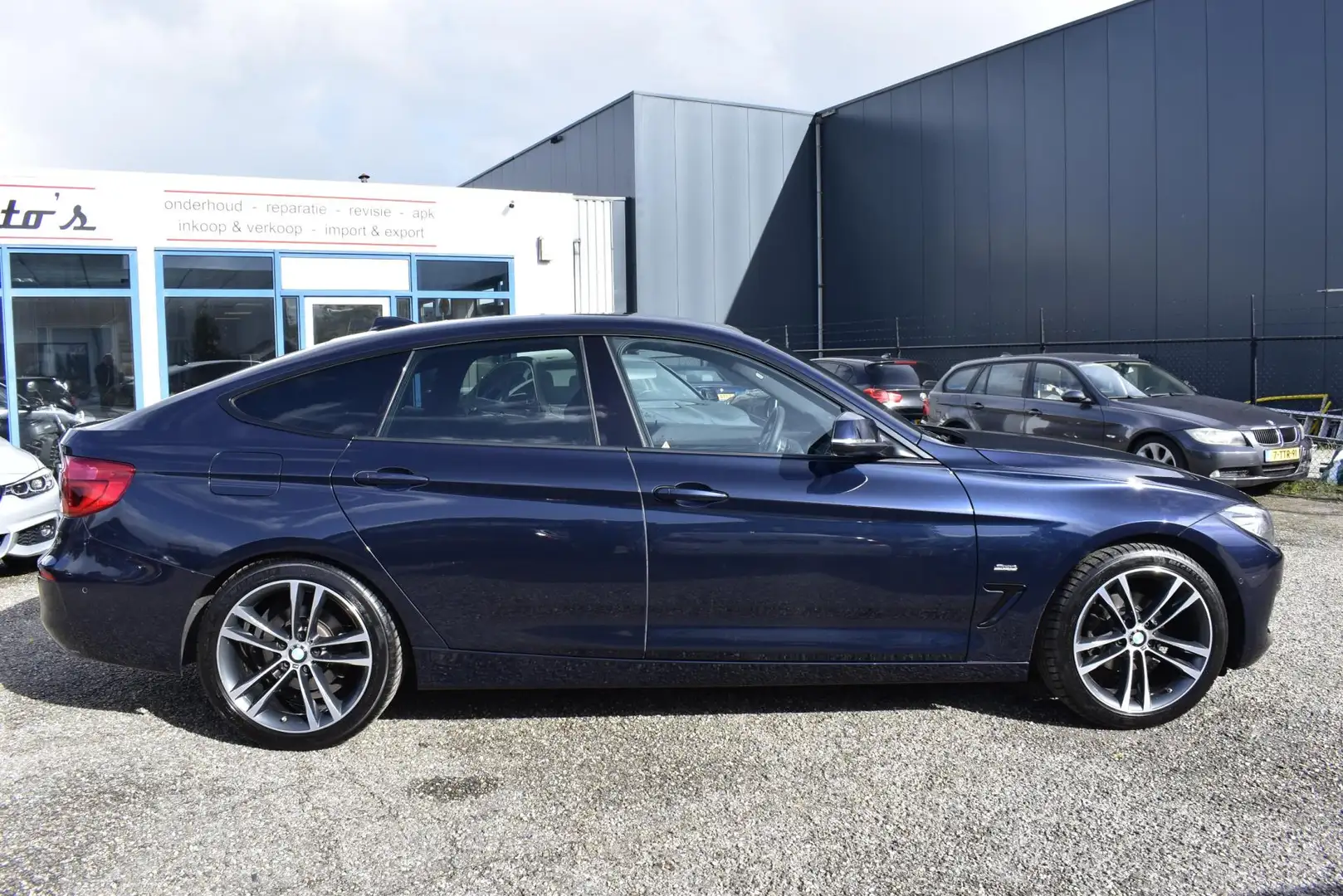BMW 320 3-serie Gran Turismo 320i High Executive Blauw - 2