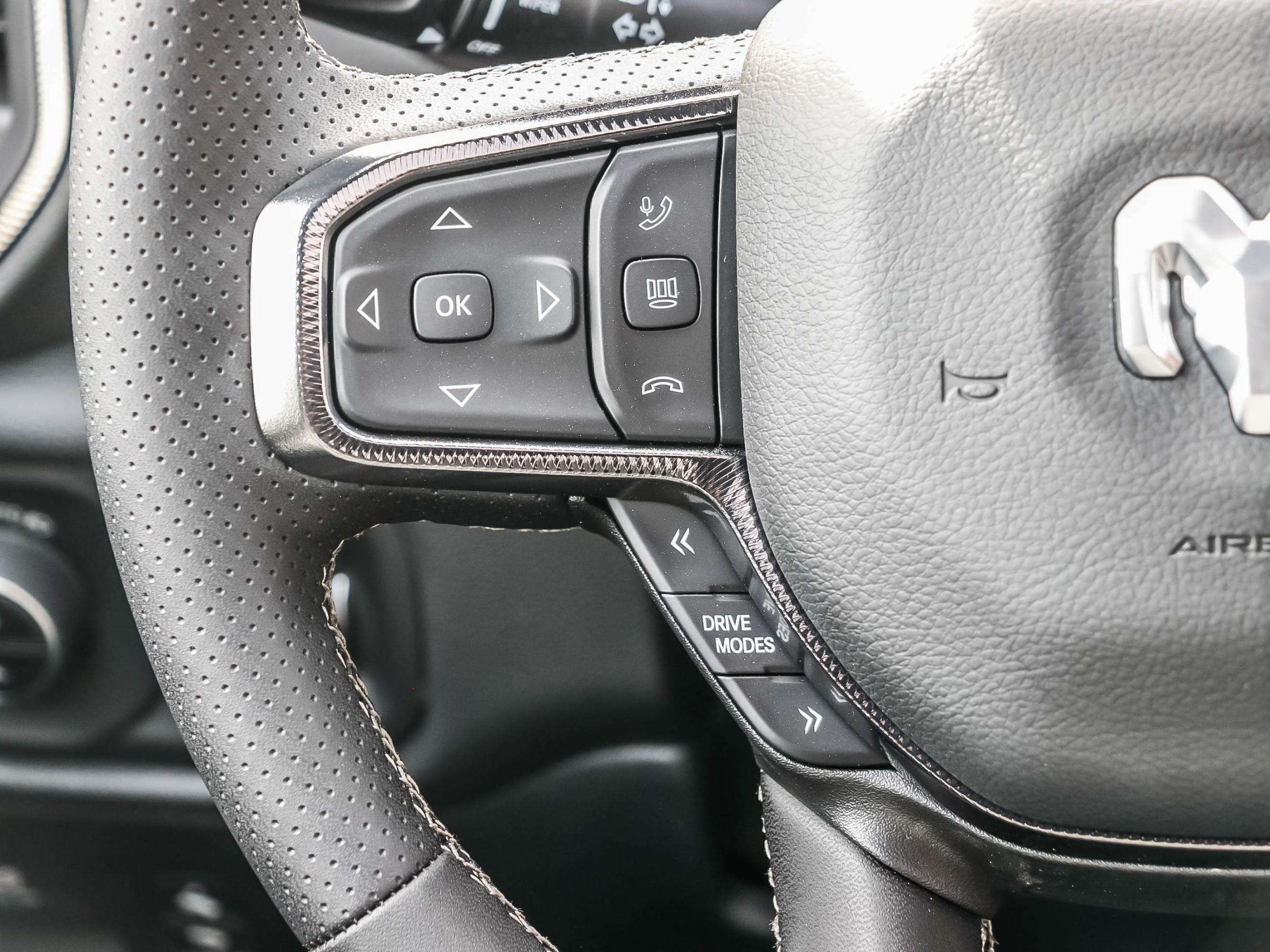 2026 RAM 1500 Sport PANORAMIC ROOF | HEATED SEATS & STEERING WHE — photo 4