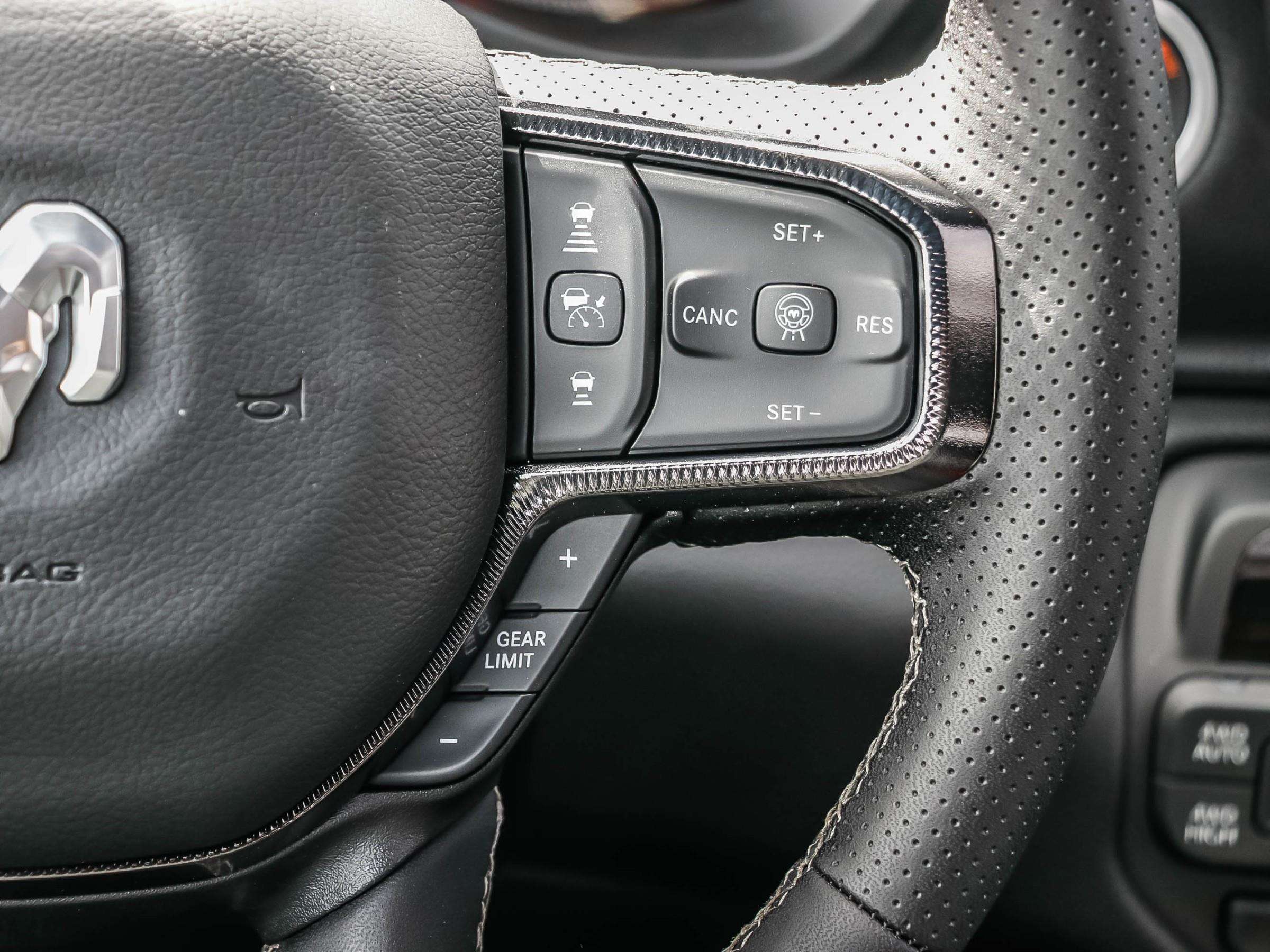 2026 RAM 1500 Sport PANORAMIC ROOF | HEATED SEATS & STEERING WHE — photo 5
