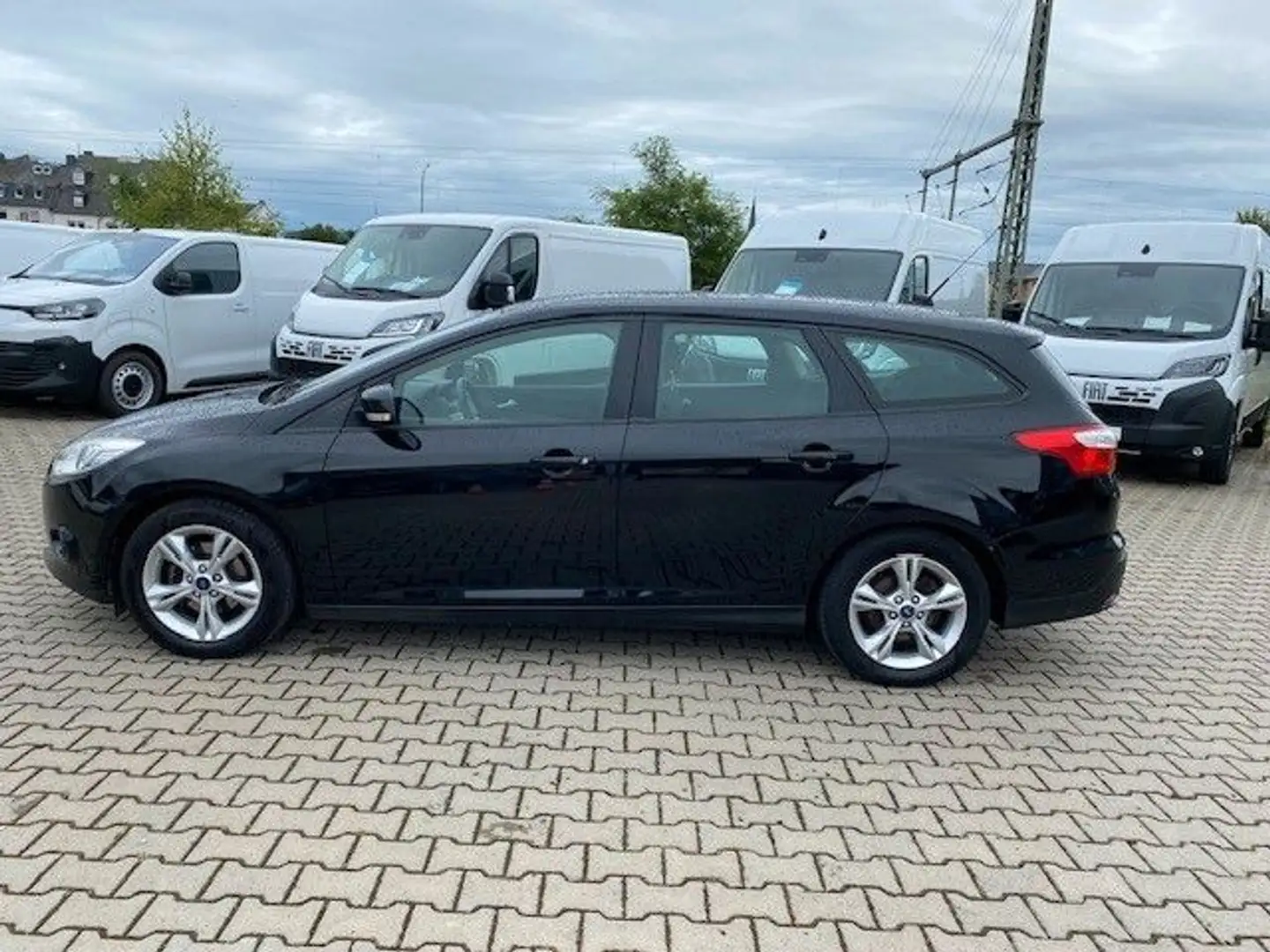 Ford Focus 1,0 EcoBoost Turnier Sitzheizung - AHK Schwarz - 2