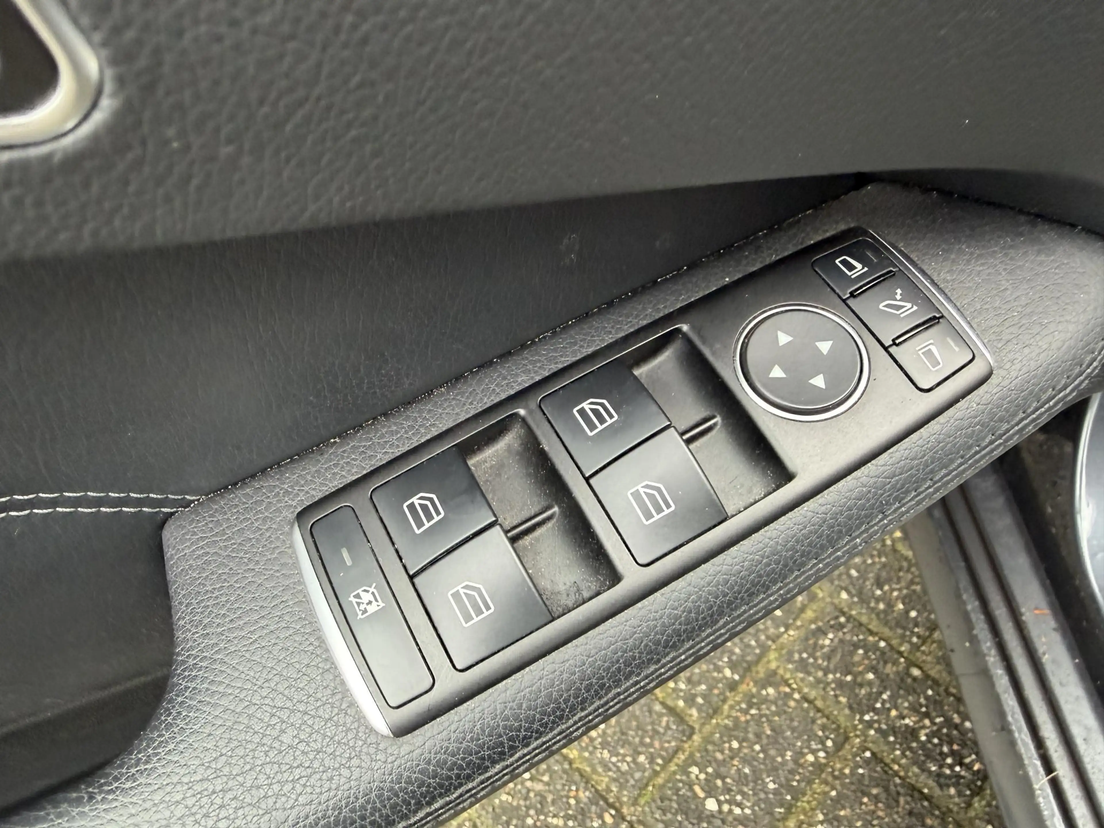 Mercedes-Benz E 250 Estate Ambition Avantgarde | Panoramadak | Navigat — photo 11